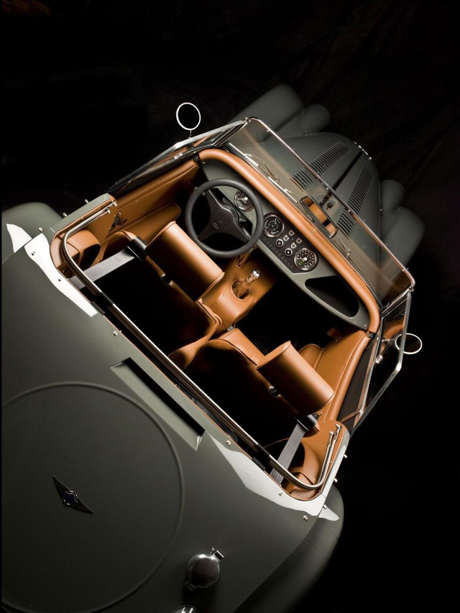 Интерьер Morgan 4/4 Sport 2011 года  (фото 3 из 6)